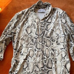 Joseph Ribkoff black and cream colored blouse size 8